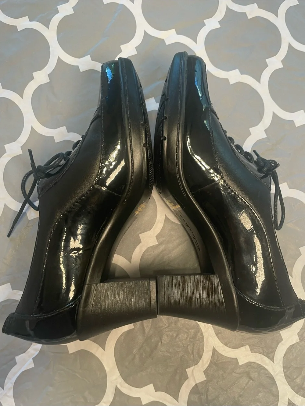 Clarks Bendables Honest Lace-Up Patent Leather Oxford Heels icon goth witchy 6.5